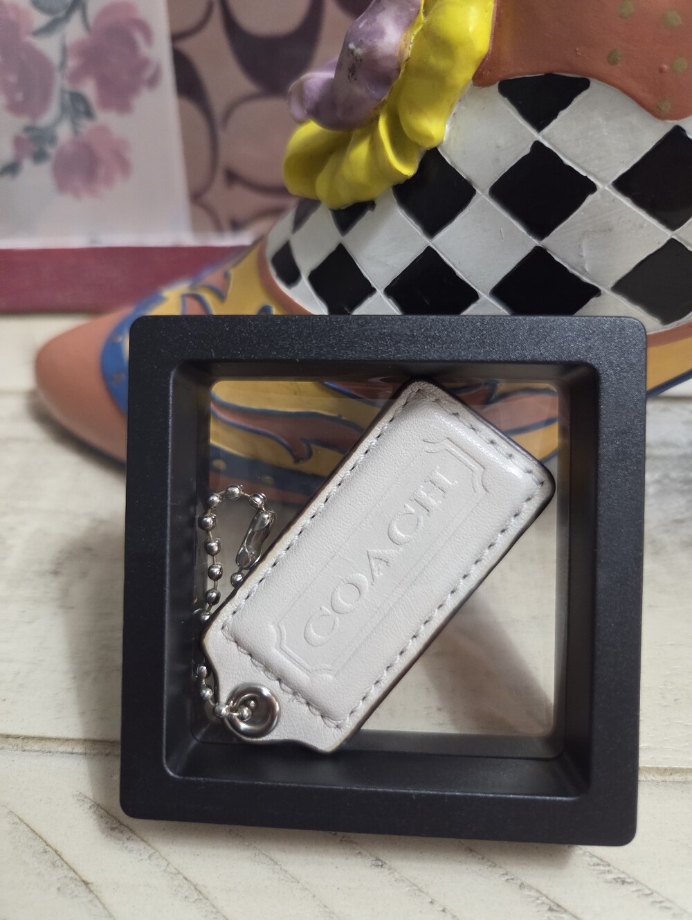 Coach White Leather HangTag, EUC